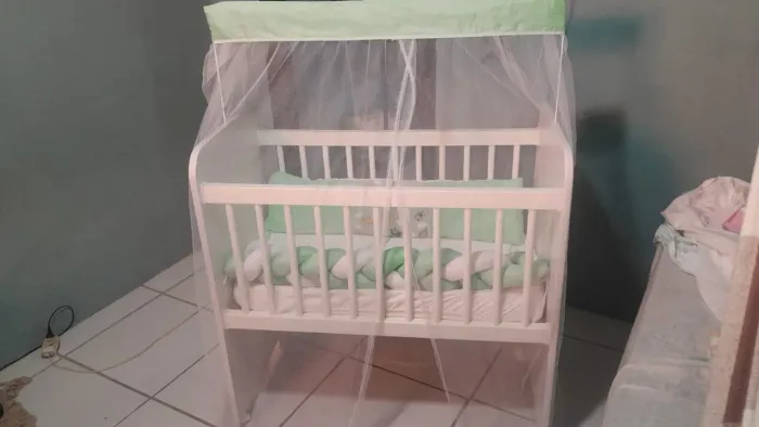 Vendo mini berço só foi usado 3 vezes