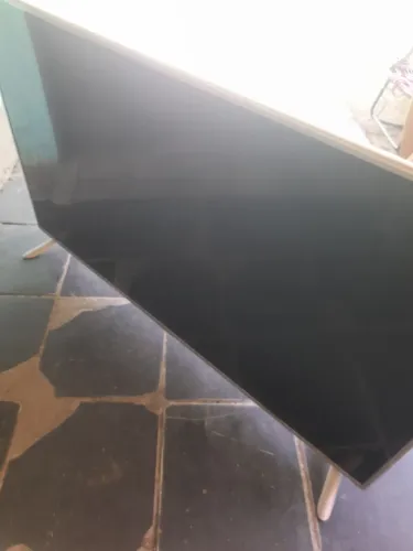 VENDO ESTA TV PRA RETIRADA DE PEÇAS 