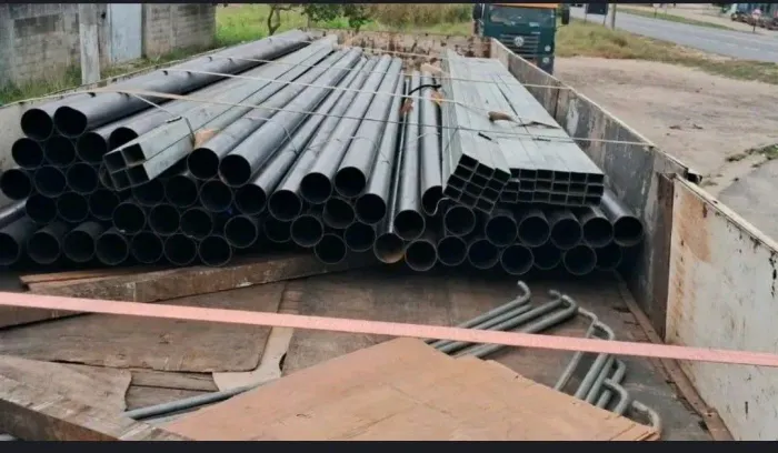 Tubo de aço 114,3 x 1,50 x 6000mm. R$6,00 o kg