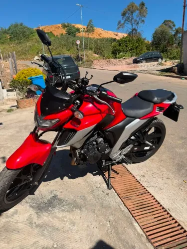 YAMAHA FAZER 250