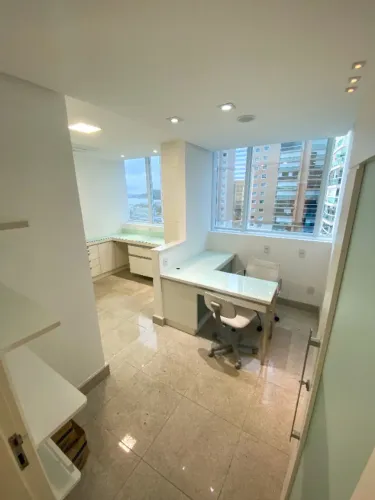 SALA / CONSULTÓRIO - ALUGUEL DIÁRIA ( ENSEADA DO SUÁ )