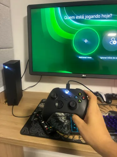 Xbox Séries S 1 TB + 1 controle Apenas 2 Meses de Uso Com Caixa