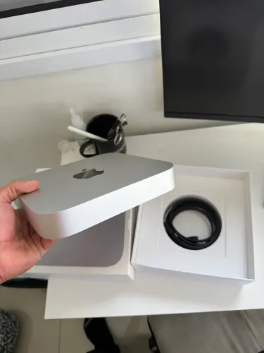 Mac mini M2 8GB de ram 256GB SSD.