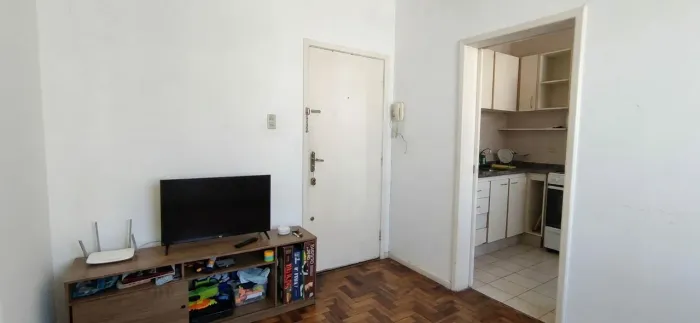 Apartamento de 2 dormitorios e vaga rotativa no Centro - Florianópolis