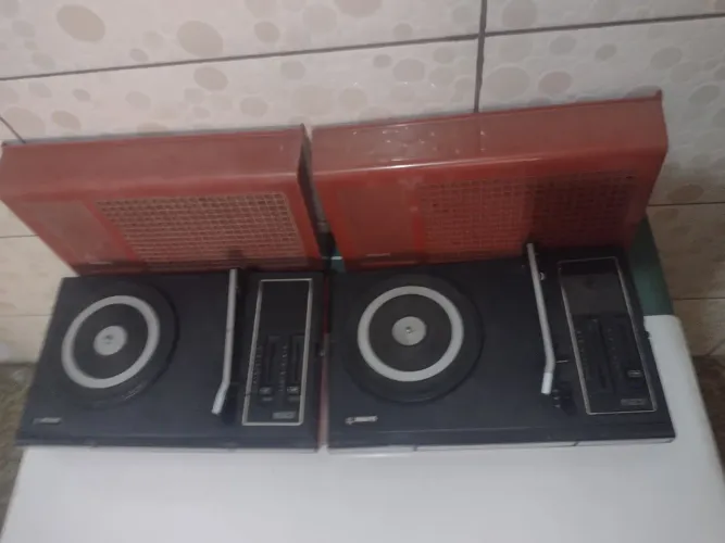 Lote Com 2 Vitrolas Philips 523 Para Restauro