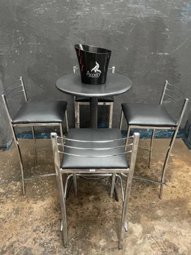 Aluguel de mobiliário: bistro , banqueta , sofá , puff , mesa , unifilas , Champanheira