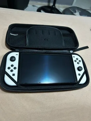 Nintendo Switch OLED Completo (Usado Bom Estado) + Acessórios + 3 Jogos Mídia Fisica