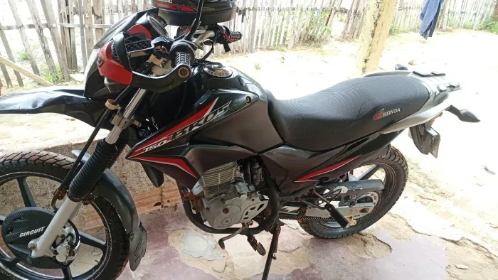 Moto Broz 150 no meu nome apenas detalhes mas desconto em cima do valor 