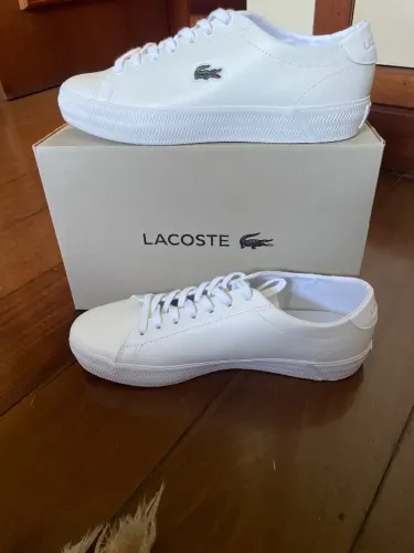 Tênis Lacoste nunca usado, com caixa.