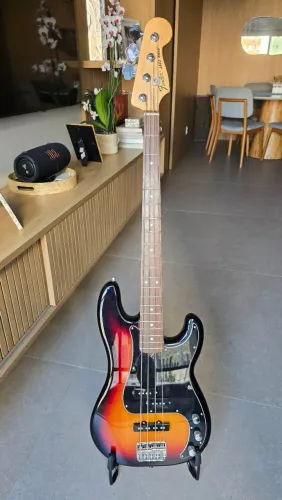 American Fender Precision PJ Performer com Braço Jazz Bass American Special