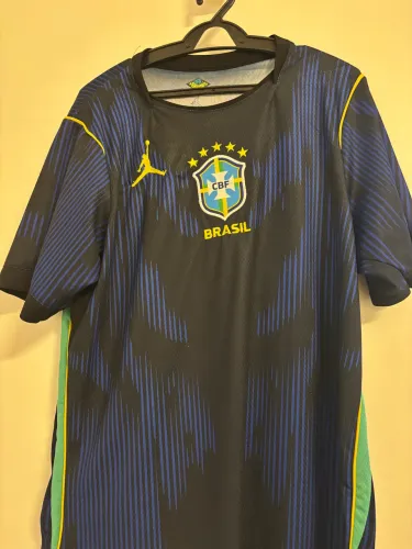 Camiseta azul do Brasil