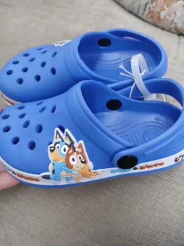 Calçado infantil tipo Croc's