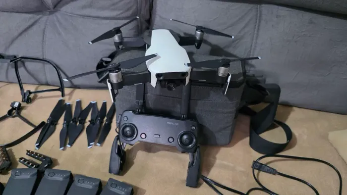 DJI Mavic Air com kit Fly More