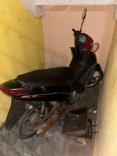 Moto jet olhe a descrição