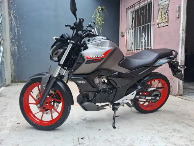 Yamaha Fazer FZ15 ABS Connected 2025 - Apenas 9.000 km