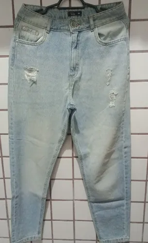 Calça jeans lavagem clara 