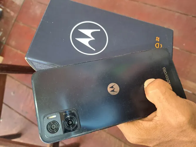 Moto E22