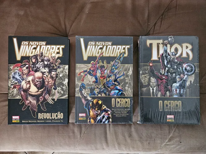 Três encadernados Marvel Deluxe