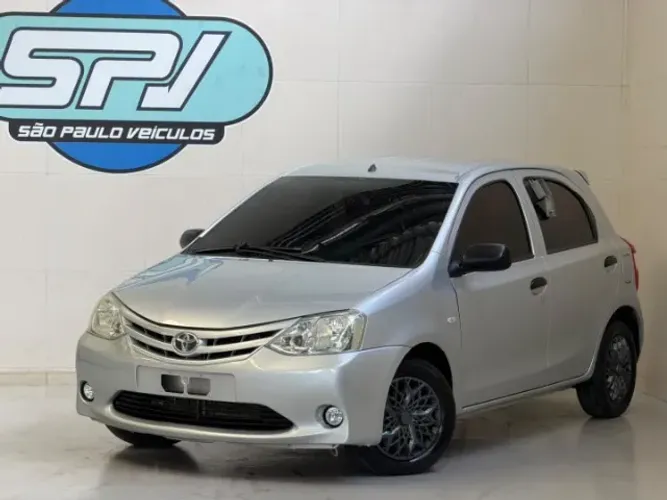 Toyota Etios X 1.3 Flex 16V 5P Mec. 2013