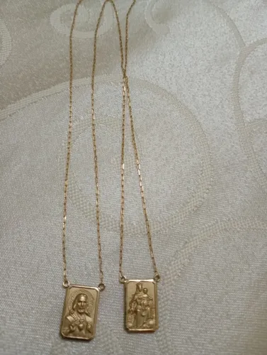 Escapulário de ouro