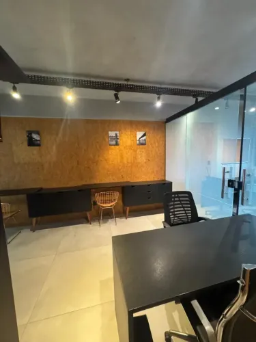 Sala Mobiliada no Infinity Coporate Center