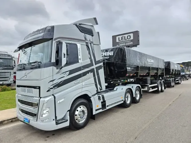 Volvo FH 540 6x4 Bug Leve Mola Ano 24 + Rodocaçamba Facchini Ano 2027 0km 35m³ com pneus