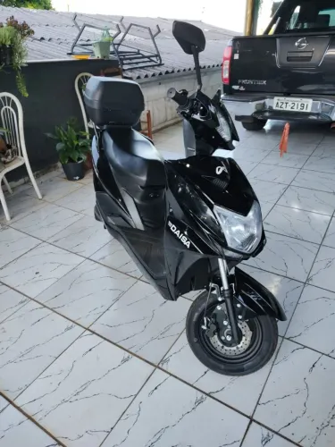Scooter Elétrica Daisa Preta com Baú - Econômica e Conservada