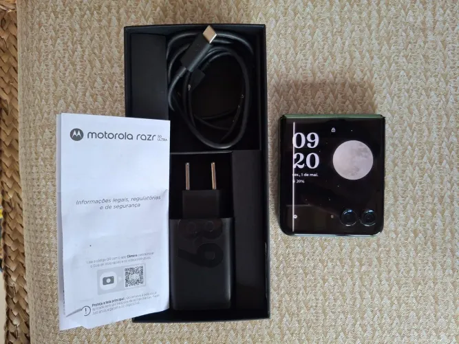 Razr 50 ultra 