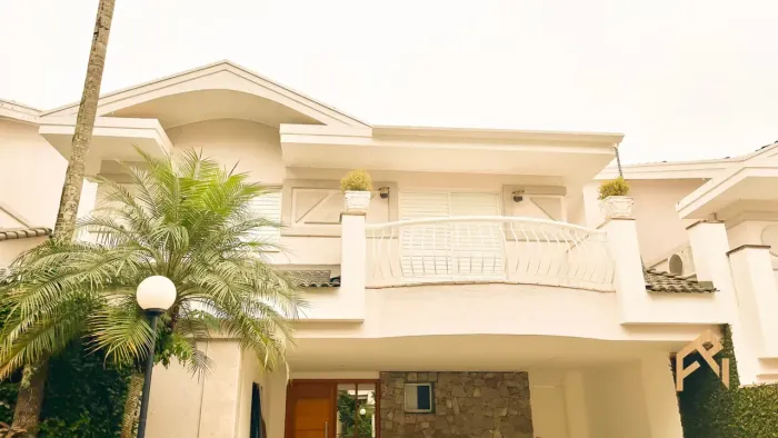 Casa em condomínio com 4 suítes e 360m² no Alto da Boa Vista