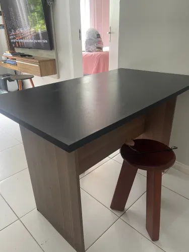 Mesa estilo balcão