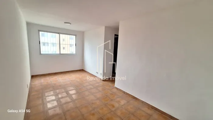 Espaçoso apartamento com 2 dormitórios e 1 vaga de garagem coberta