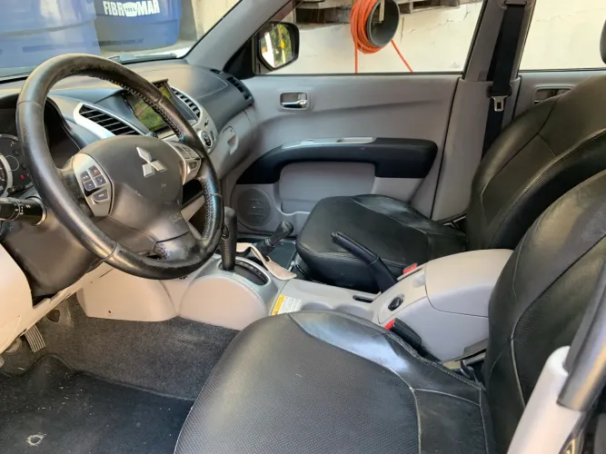 Mitsubishi L200 Triton HPE 3.2 CD TB Int.diesel AUT 2012
