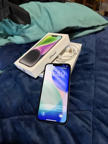 iphone 14 praticamente novo