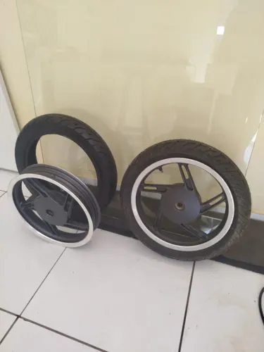 Pneu dianteiro e traseiro e Roda PCX