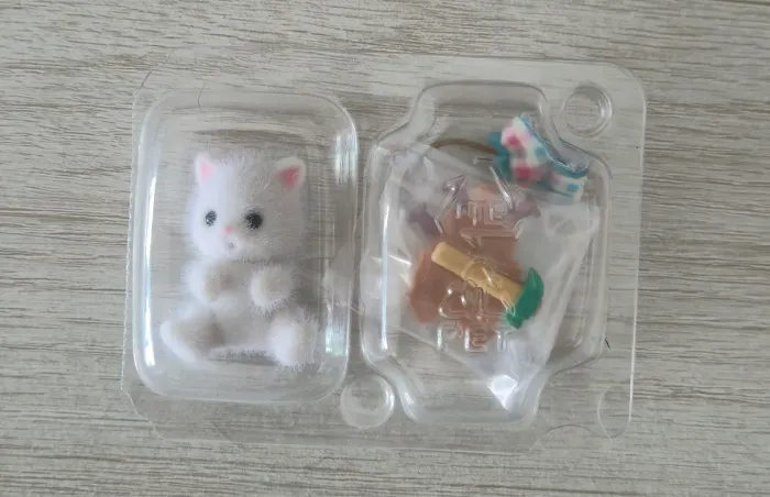 Sylvanian Families Bebê Gato Persa Blind Bag Construtor