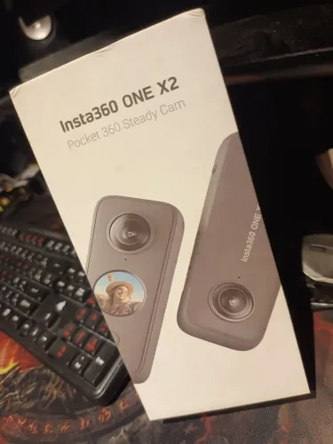Insta 360 onde X2 com caixa