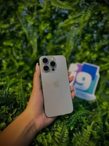 iPhone 15 pro natural Titanium zero