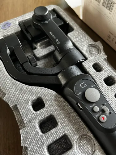 Estabilizador de celular de 3 eixos cardan