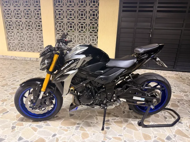 Suzuki GSX S750