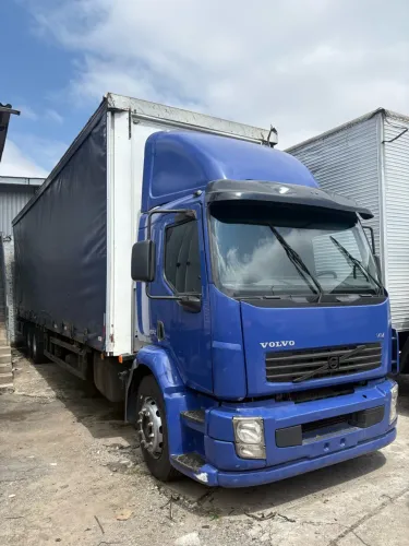 Volvo VM 260 truck gabine leito no chassi
