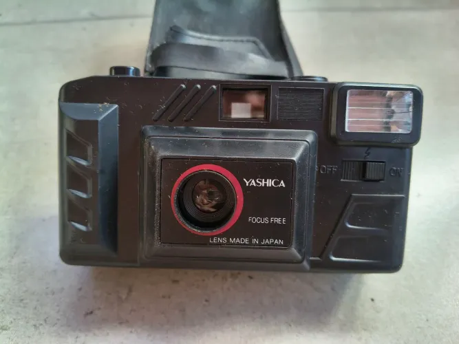 Câmera Yashica Analógica