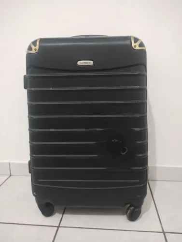 Vendo mala de viagem M. Valentin