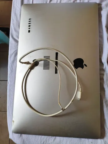 Apple thunderbolt cinena 32