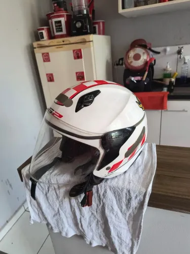 CAPACETE LS2 CONSERVADO BARATO PARA SAIR LOGO