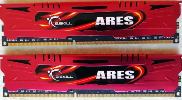 Memória RAM p/ PC - G. SKILL ARES - lote de 2 pentes, DDR3 1600, 8 GB cada, total 16 Gigas