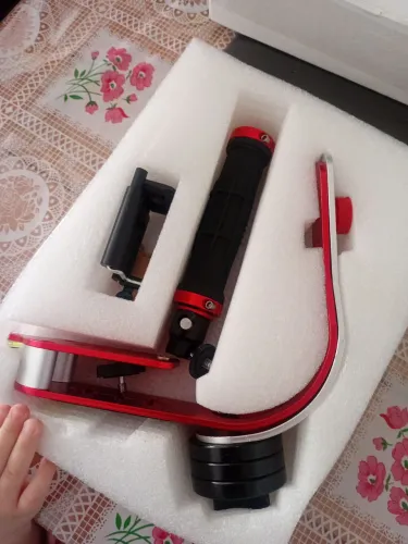 Estabilizador Manual para Câmera/Cellular - Semi Novo