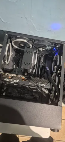 PC ABSOLUTO | RTX5070 / 32GB / Ryzen 7 5700X3D