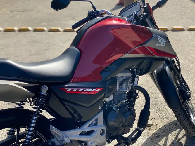 TITAN 160 seminova