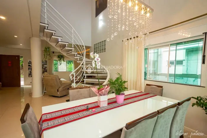 Casa em Condominio a 500 metros da UFSC