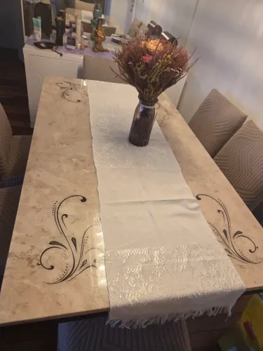 Vende se mesa de mármore travertino com 6 cadeiras